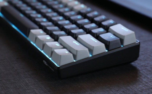 MageGee 60% Mechanical Keyboard with Red Switches and Sea Blue